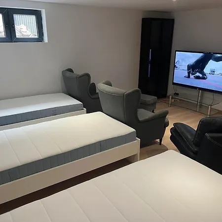 Familiale Avec Piscine Privee A ヴィラ