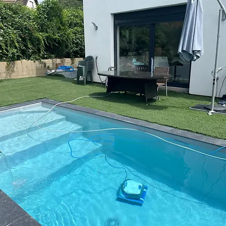 Familiale Avec Piscine Privee A * Lutterbach